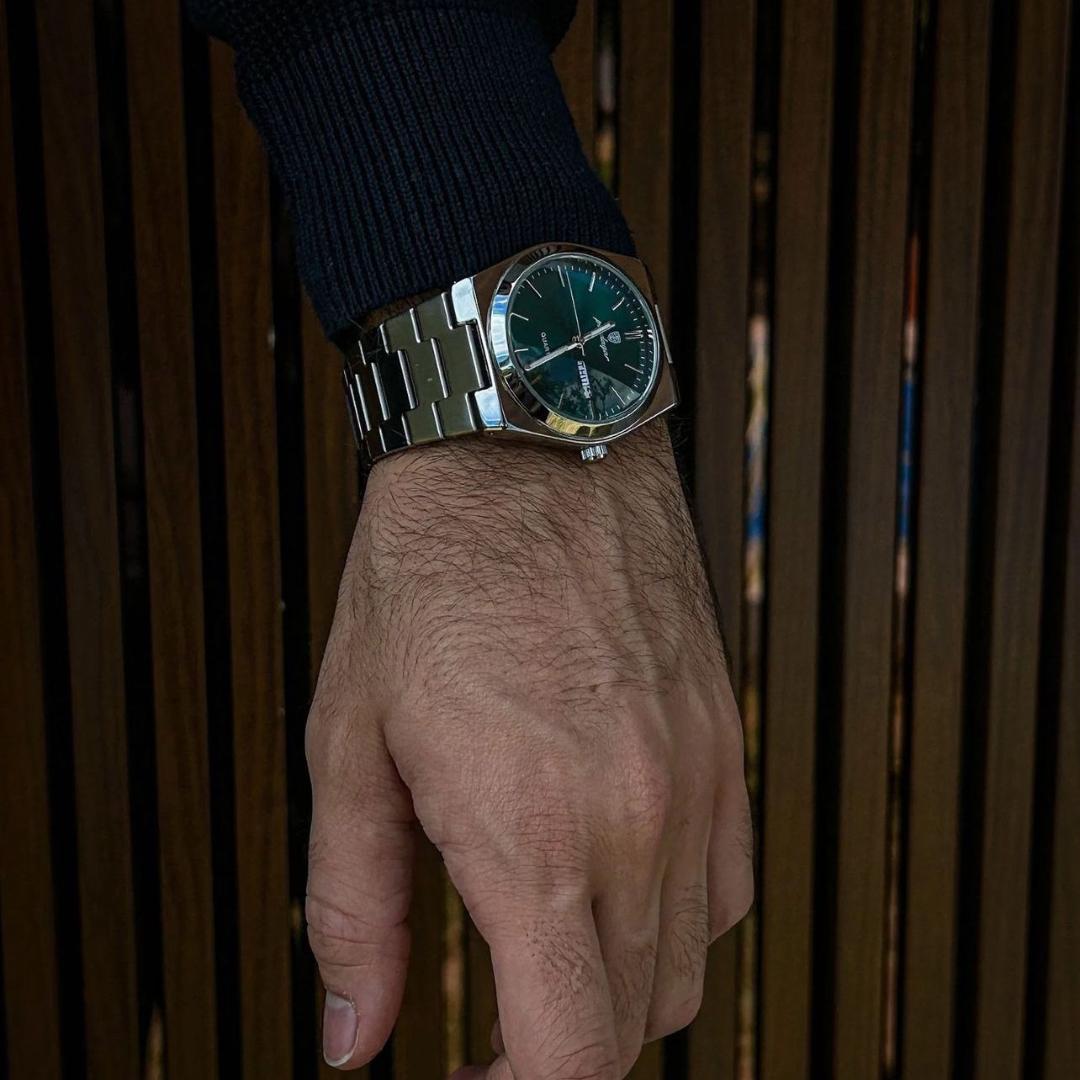 BIAŁEVO ZEGAREK SYGNOWANY